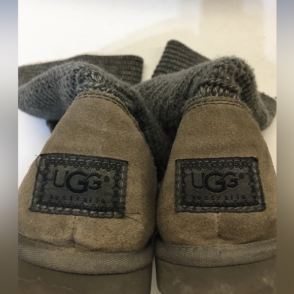 UGG Women’s Charcoal Grey Classic Cardy Knit Boot 5819 Size 9 - Picture 4 of 6